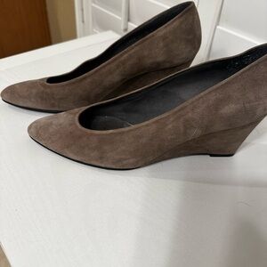 Stuart Weitzman Tan Suede Wedges 11